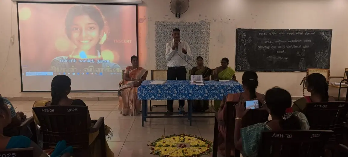 Mr. P. Madhu, Senior Lecturer, highlighted key aspects of the Agalvilakku Training