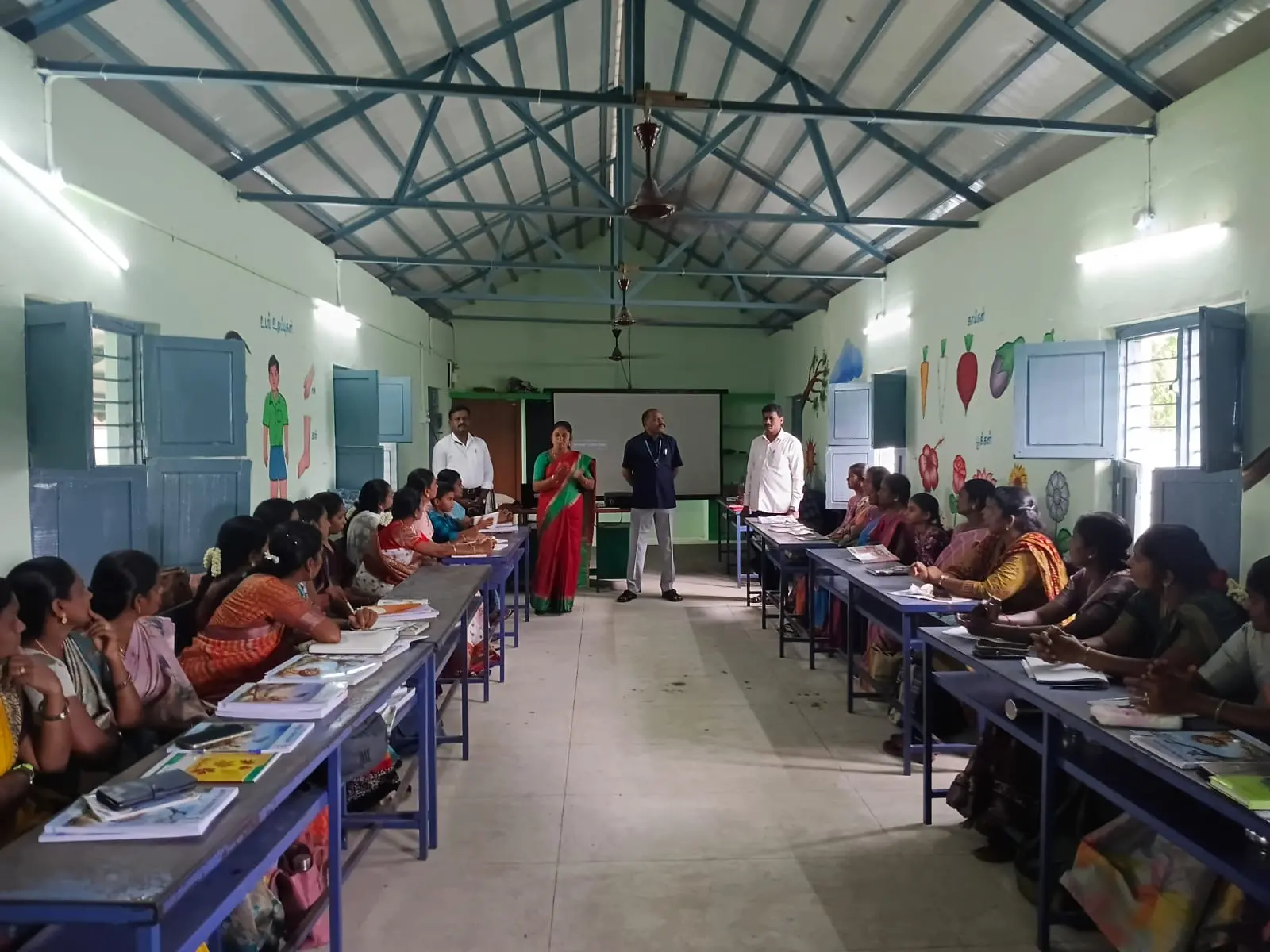 Mrs. K.Revathi, Lecturer, inaugurated the Block-Level Training Programme on the New Textbooks for Classes 1 to 3 at Eriyur Block.