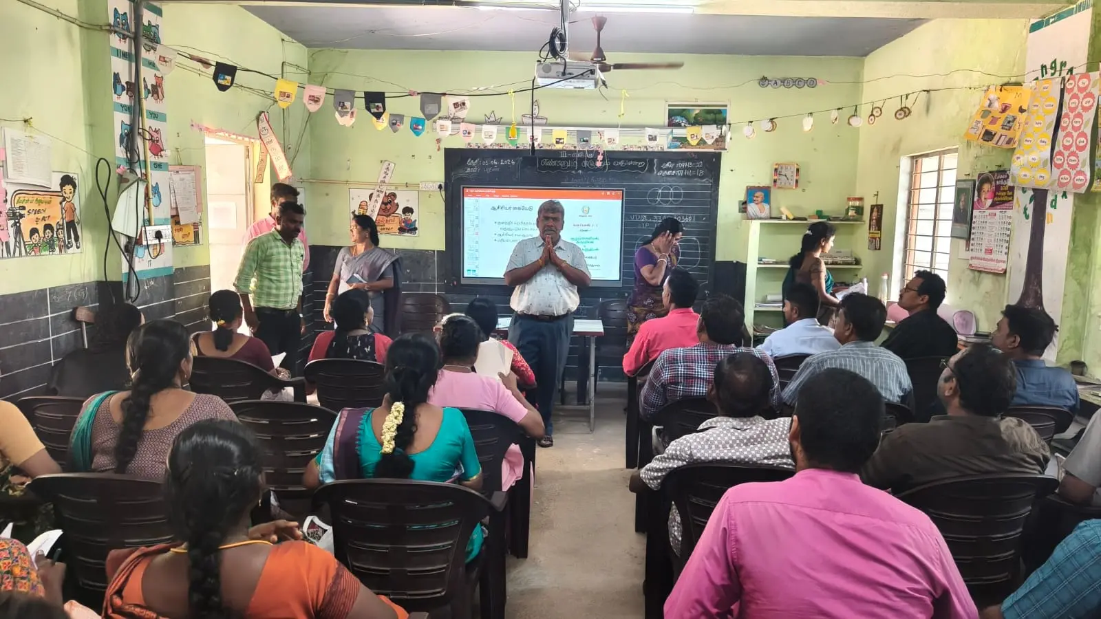 Respected Principal Sir visited the Block-Level Training Programme on the New Textbooks for Classes 1–3 at Kadathur Block and interacted with the participants.