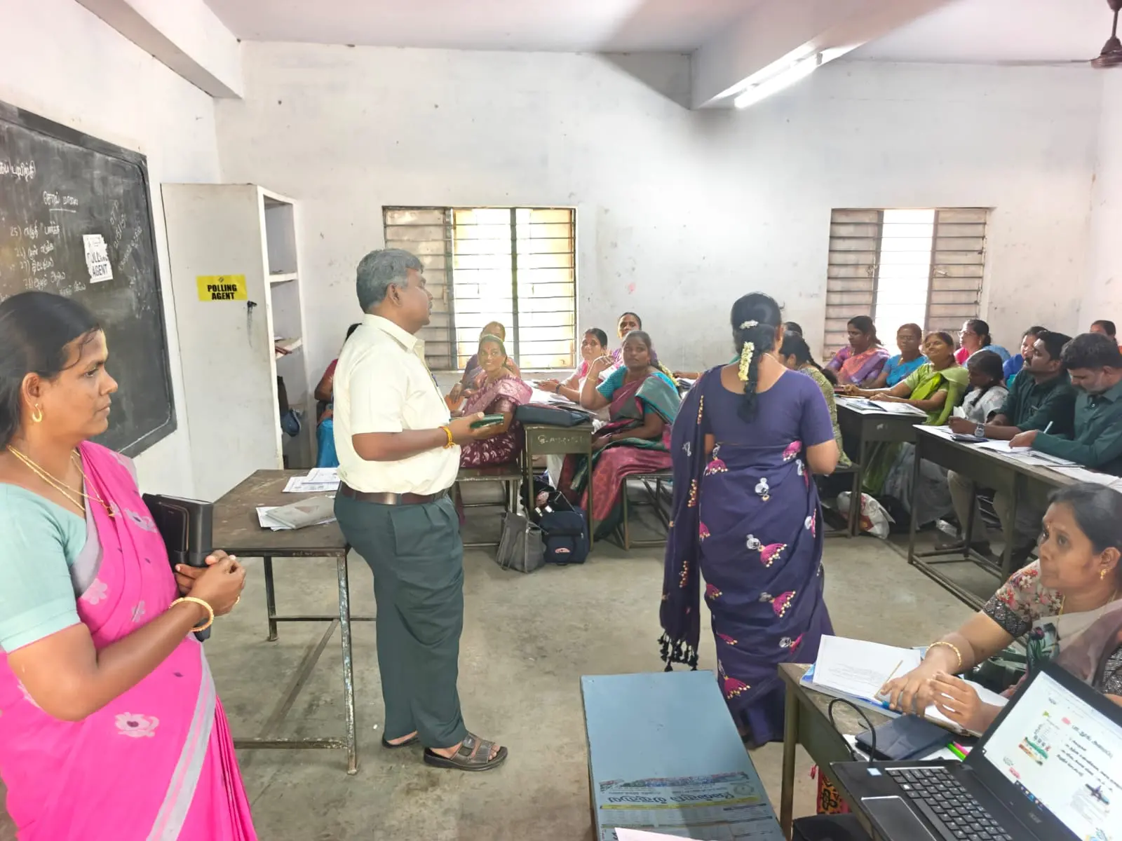 Respected Principal Sir visited the Block-Level Training Programme on the New Textbooks for Classes 1–3 at nallampalli Block and interacted with the participants.